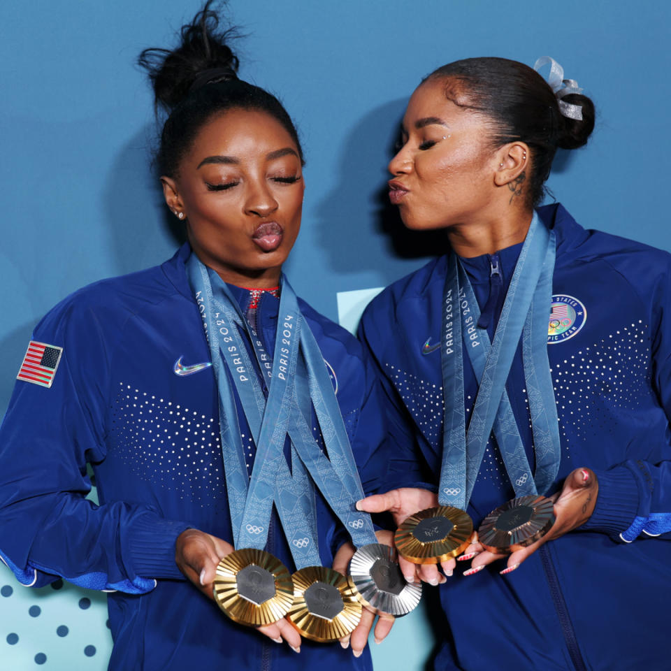  Simone biles jordan chiles. 