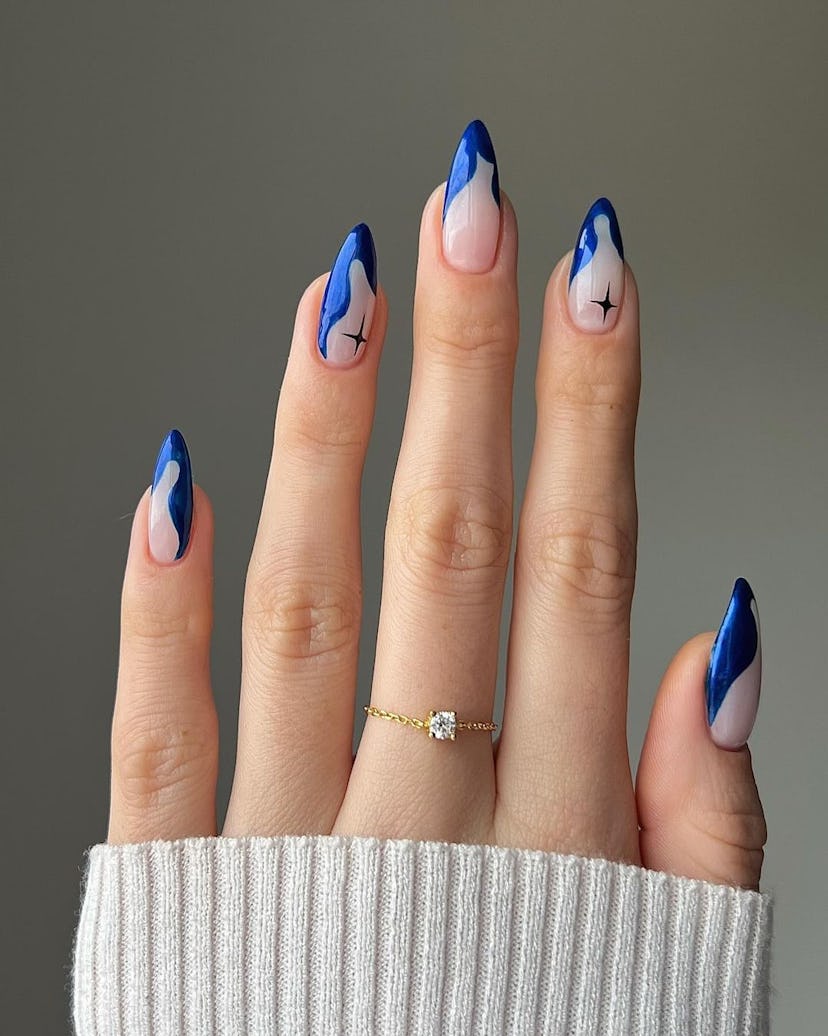 Sapphire swirled nails are perfect for Virgo season 2024.