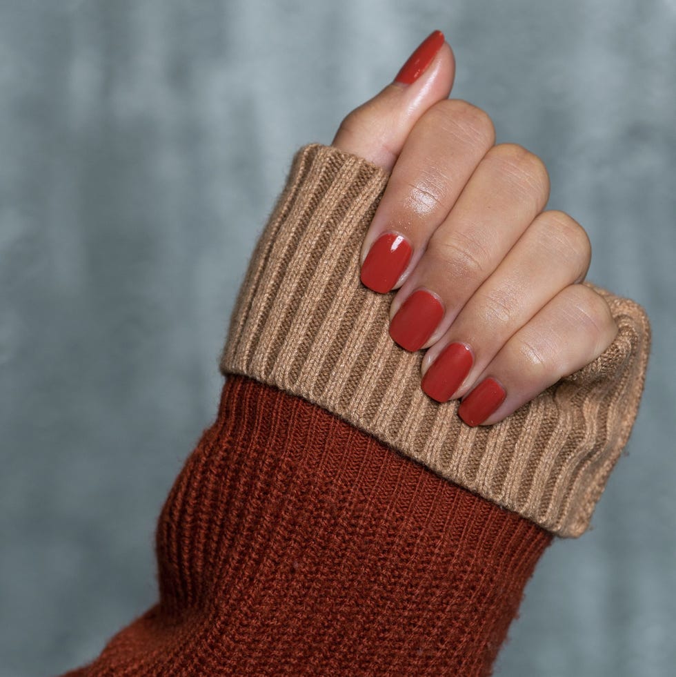 red nails