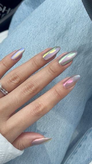 Metallic aura chrome cat eye nails