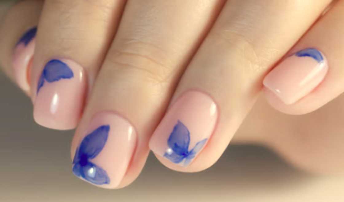 Butterfly nails