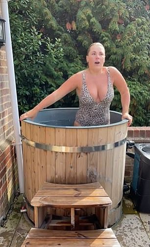 The aspiring influencer dunked her whole body under the chilly water