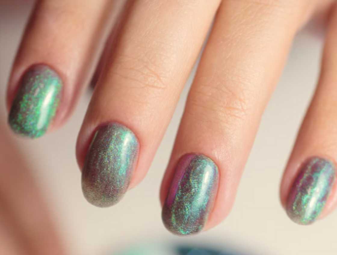 Mermaid nail design