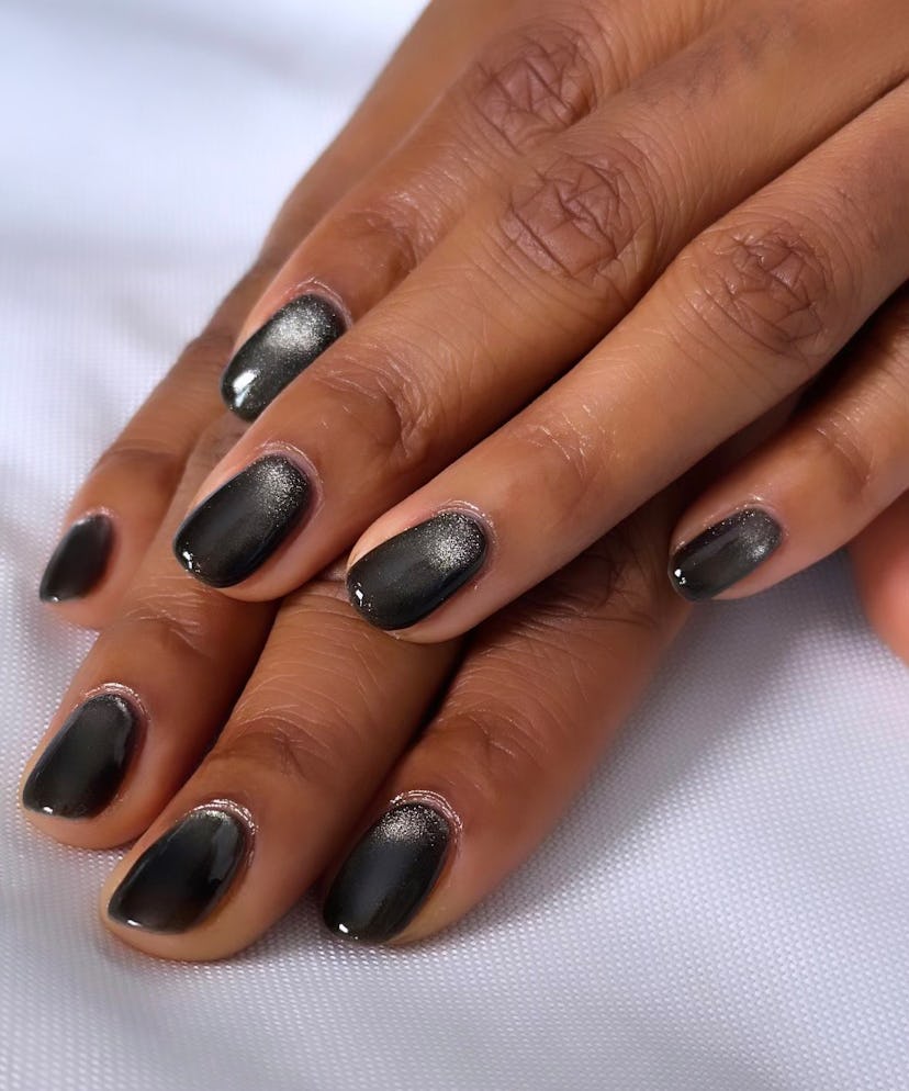 Ayo Edebiri wore gunmetal chrome nails to the 2024 Emmy Awards.