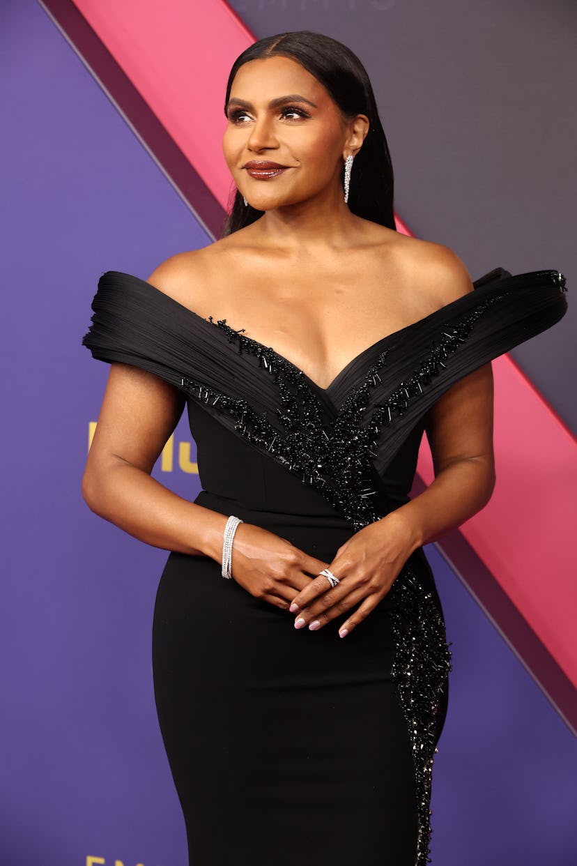 Mindy Kaling wore simple sheer pink nails to the 2024 Emmy Awards.