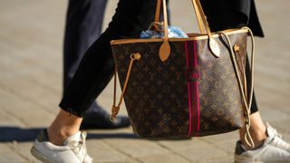 louis vuitton neverfull handbag