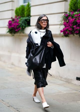 Woman in a stylish monochrome look