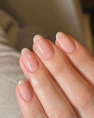 @raelondonnails almond nails