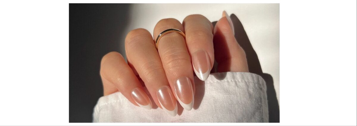 nails-pointy-simple-and-pastel