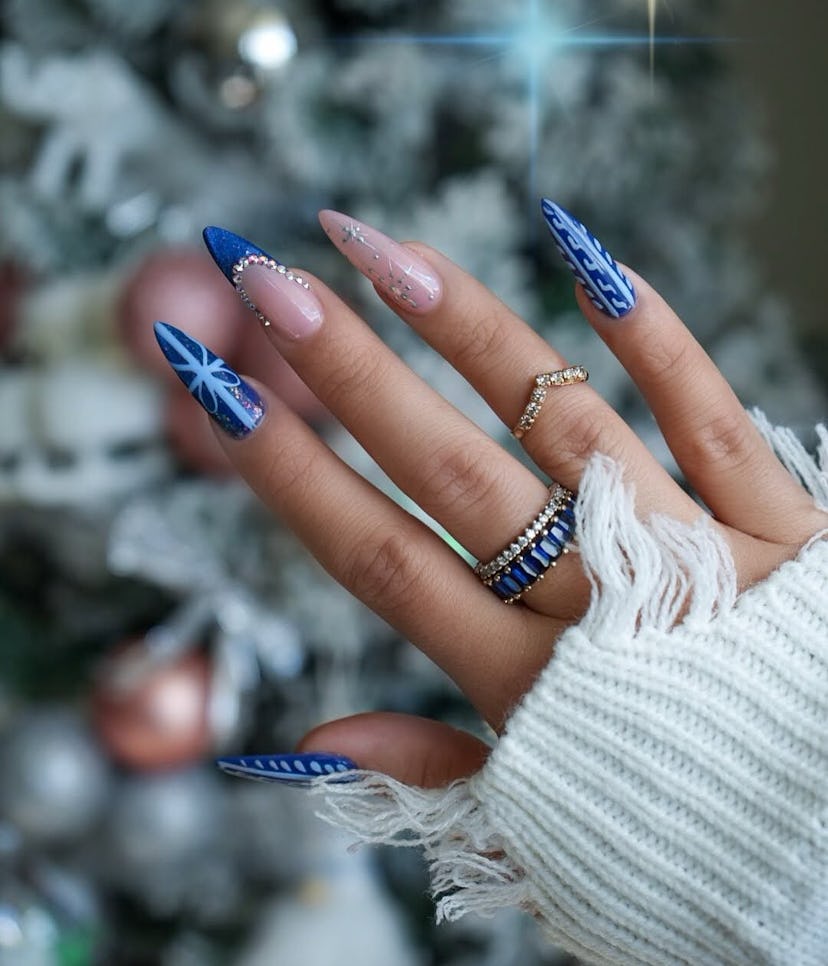 Find the perfect Christmas nail art design for your zodiac sign.