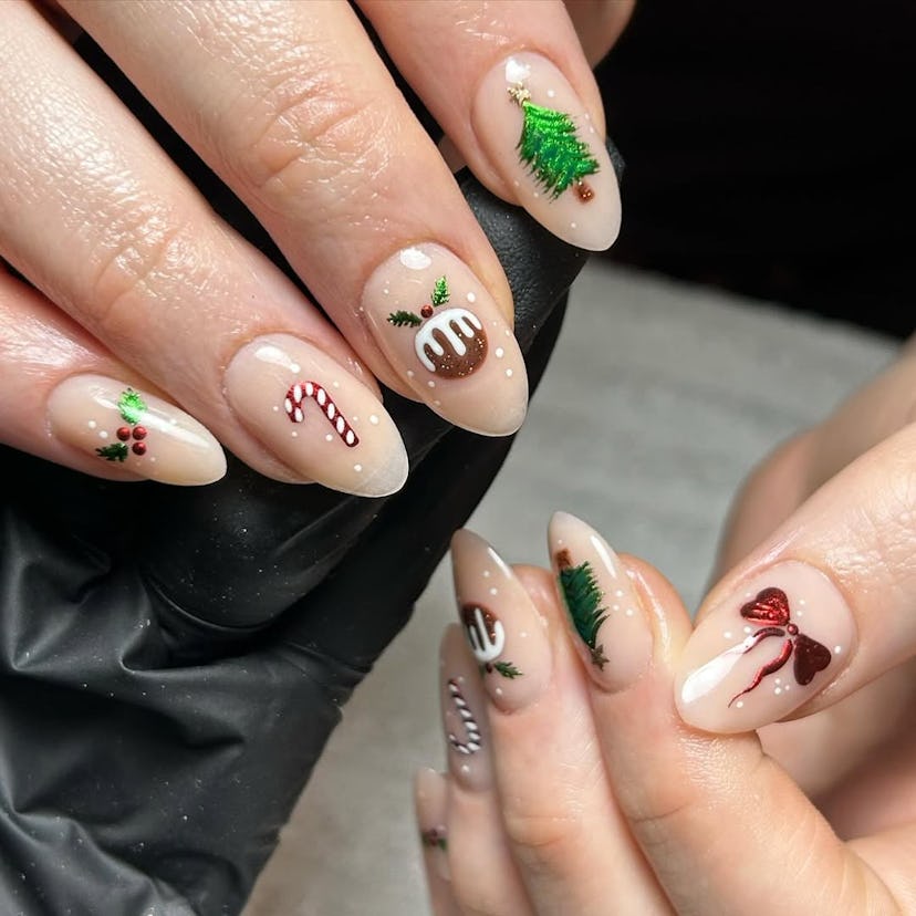 Find the perfect Christmas nail art design for your zodiac sign.