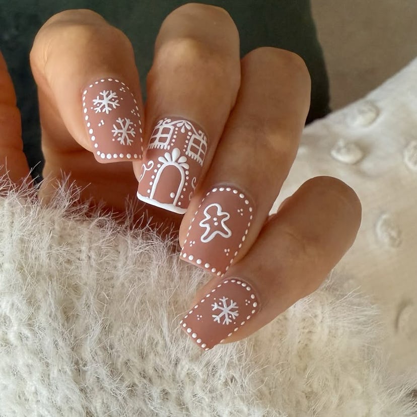 Find the perfect Christmas nail art design for your zodiac sign.