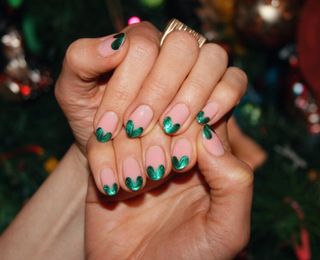 @imarninails shimmery green nails