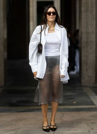 A guest outside Andreadamo show during the Milan Fashion Week Menswear Spring/Summer 2025 on September 22, 2024, in Milan, Italy