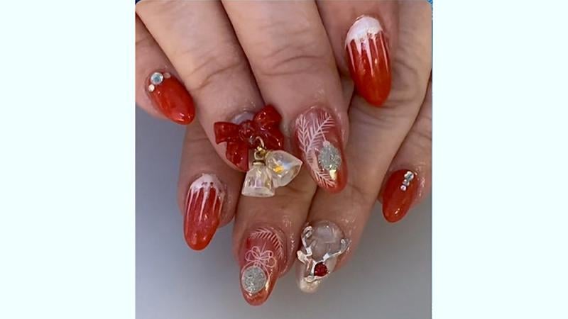 @nailbarlounge festive holiday nails