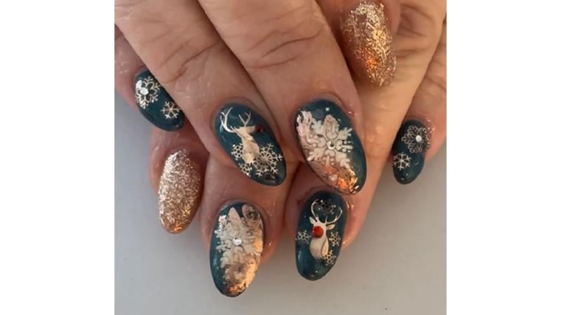 @nailbarlounge winter holiday nails 