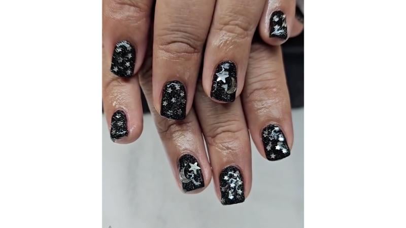 @ailedbycandidamarie winter holiday nails