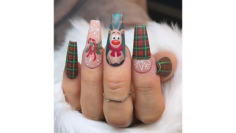 @shaynoesthetics character holiday nails