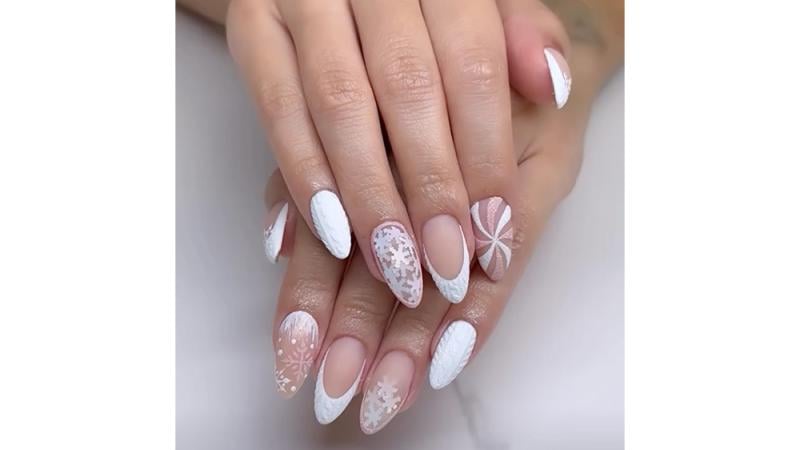 @veronicas_nail_art winter holiday nails